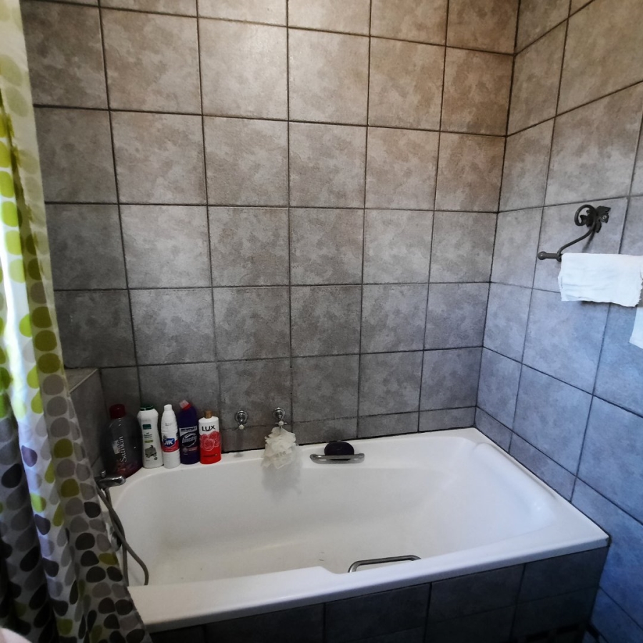 1 Bedroom Property for Sale in Brandwag Free State